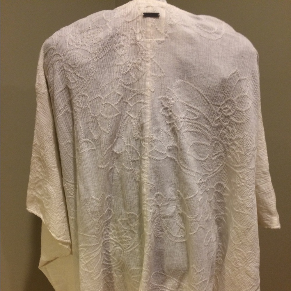 Fringed cover - Picture 5 of 5
